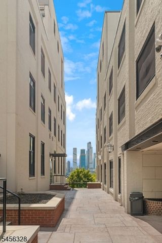 518 Gregory Ave 425 425, Weehawken Twp., NJ 07086