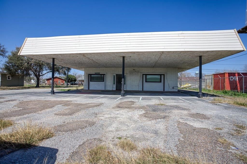 205 Highway 35, Gregory, TX 78359 — exterior