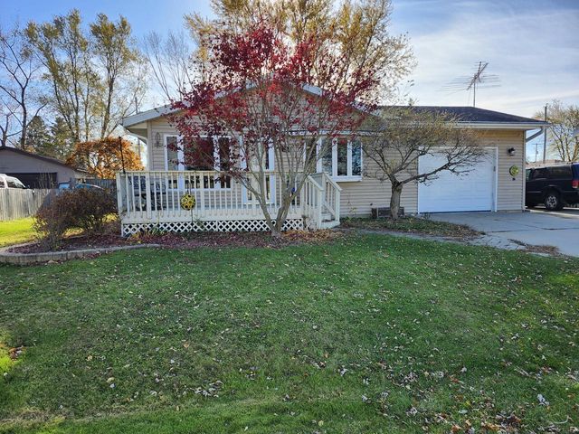 25201 Kickapoo DRIVE, Kansasville, WI 53139