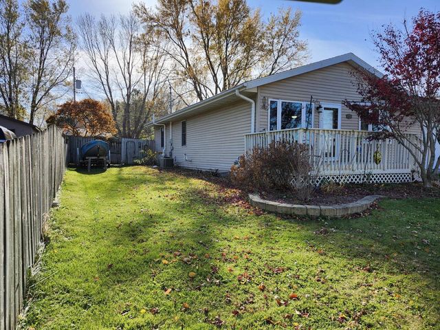 25201 Kickapoo DRIVE, Kansasville, WI 53139