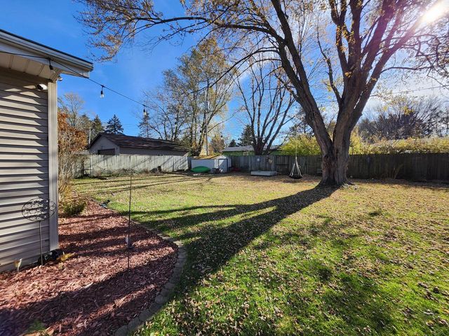 25201 Kickapoo DRIVE, Kansasville, WI 53139