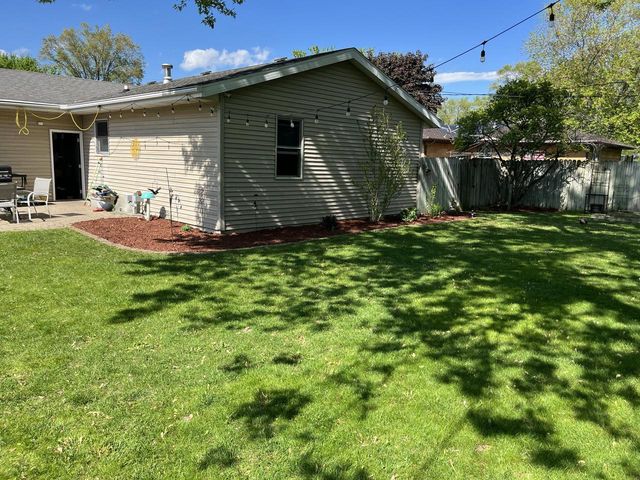 25201 Kickapoo DRIVE, Kansasville, WI 53139