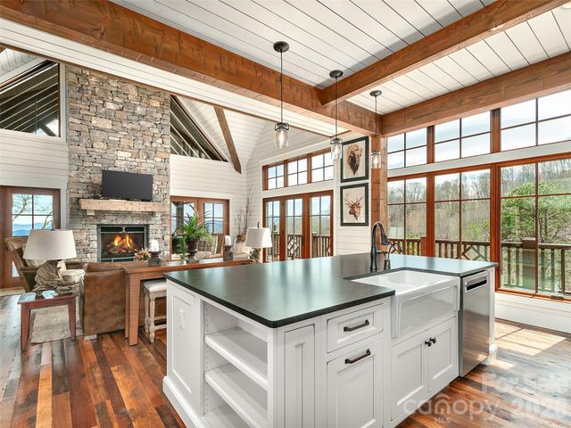 2670 Sleepy Hollow Drive, Waynesville, NC 28785