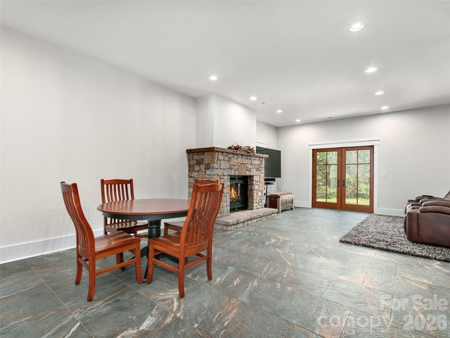 2670 Sleepy Hollow Drive, Waynesville, NC 28785