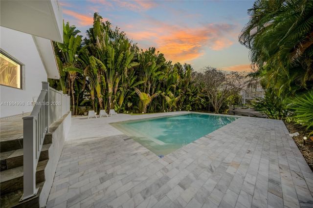 5981 SW 136th St, Pinecrest, FL 33156