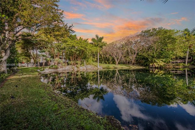 5981 SW 136th St, Pinecrest, FL 33156