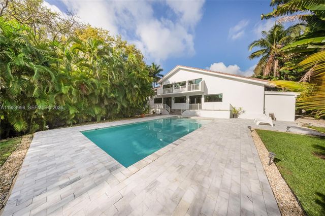 5981 SW 136th St, Pinecrest, FL 33156