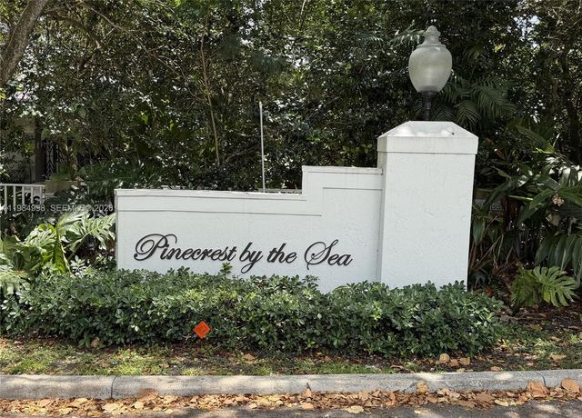 5981 SW 136th St, Pinecrest, FL 33156
