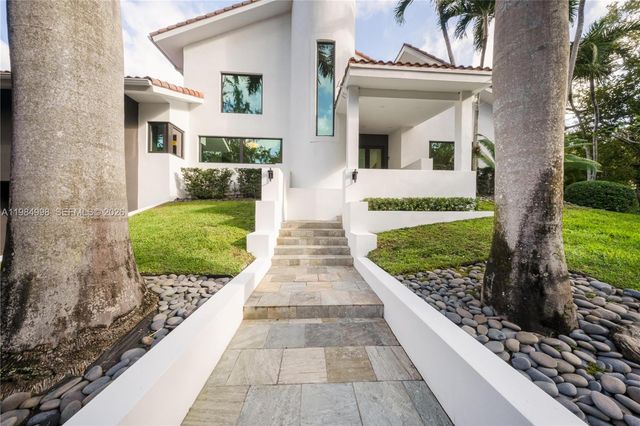 5981 SW 136th St, Pinecrest, FL 33156