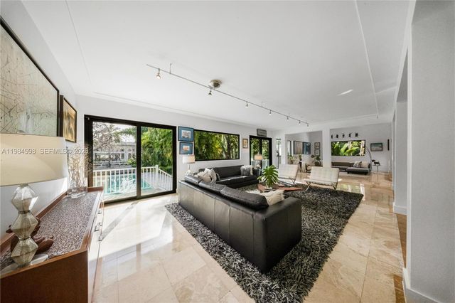 5981 SW 136th St, Pinecrest, FL 33156
