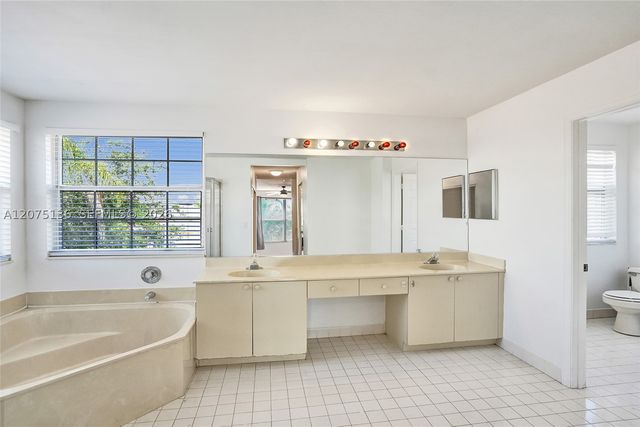 1933 SW 180th Ter, Miramar, FL 33029