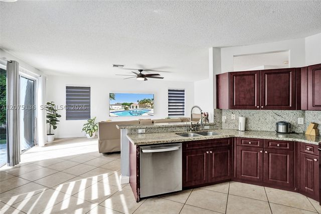 1933 SW 180th Ter, Miramar, FL 33029