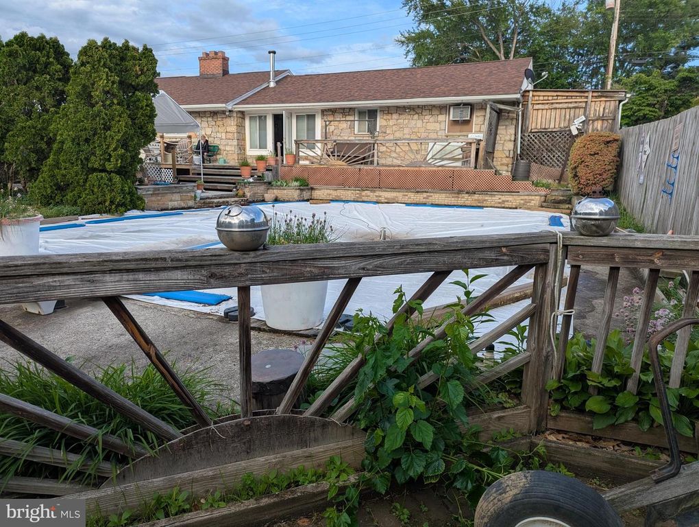 Image 10 of property listing at 203 WEMPE DR, Cumberland, MD 21502