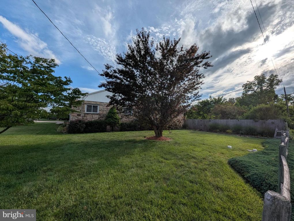Image 16 of property listing at 203 WEMPE DR, Cumberland, MD 21502