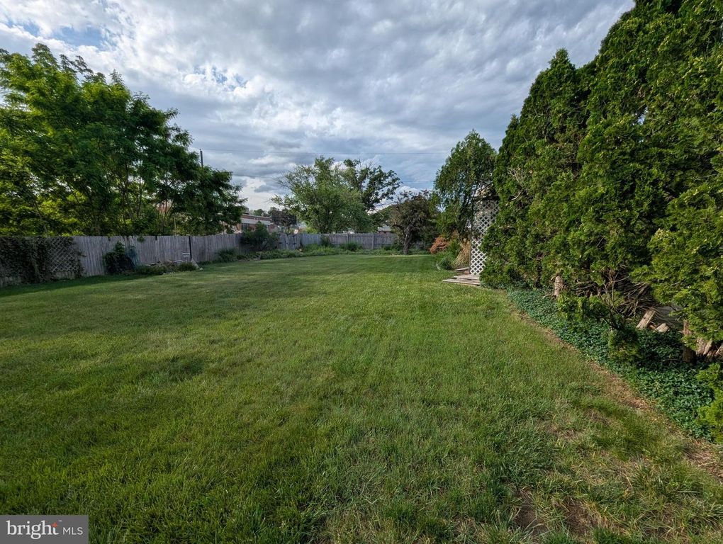 Image 19 of property listing at 203 WEMPE DR, Cumberland, MD 21502