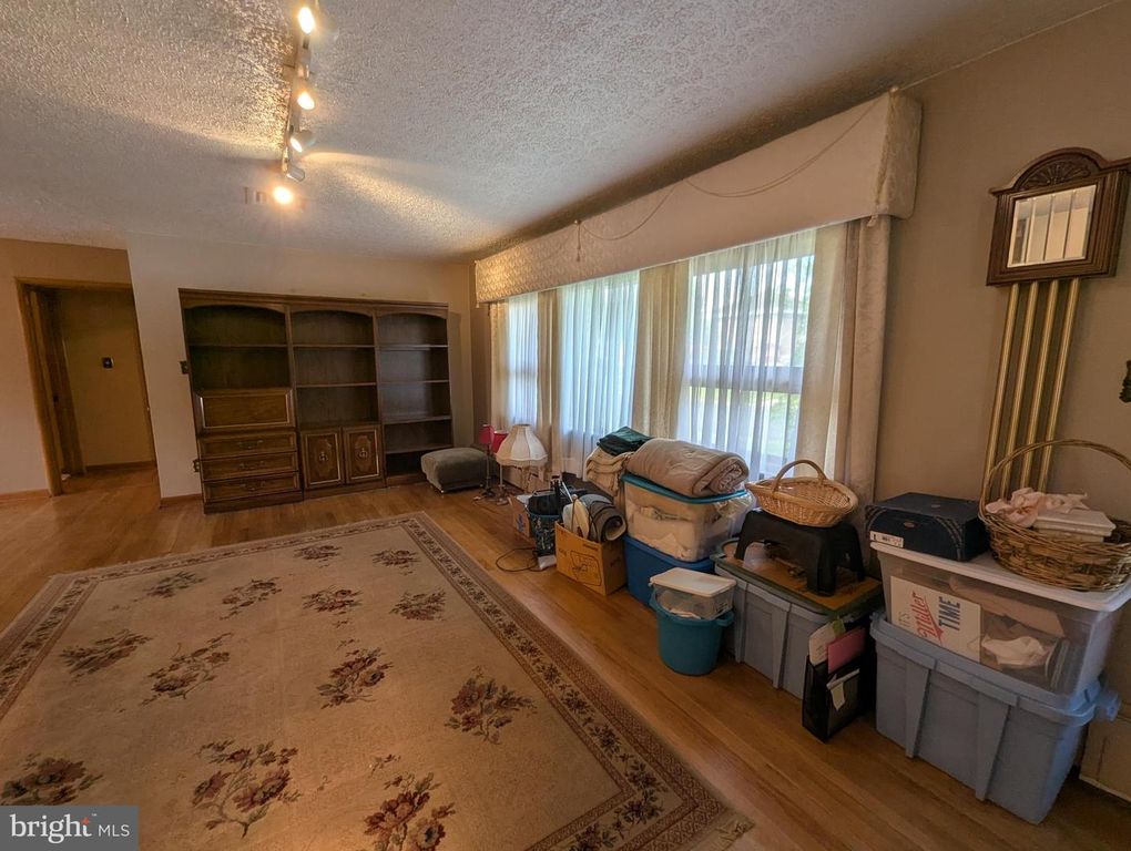 Image 22 of property listing at 203 WEMPE DR, Cumberland, MD 21502