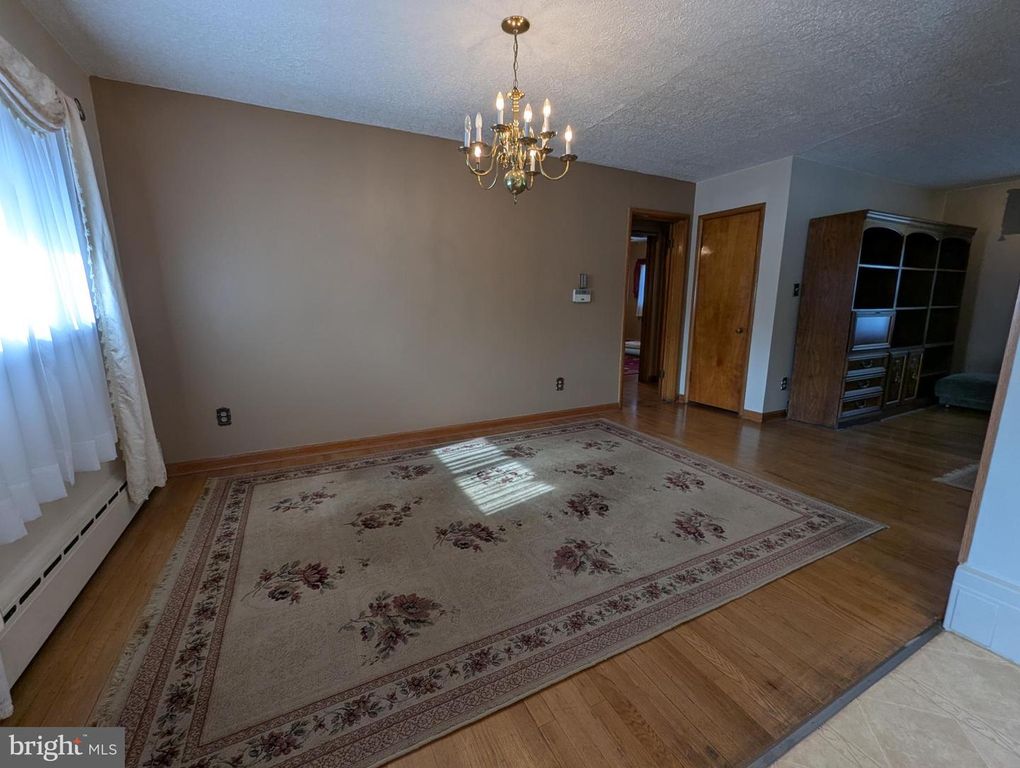 Image 24 of property listing at 203 WEMPE DR, Cumberland, MD 21502