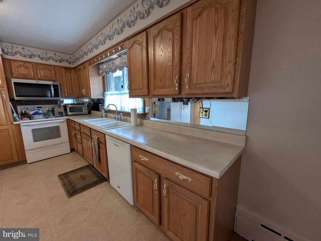 Image 26 of property listing at 203 WEMPE DR, Cumberland, MD 21502