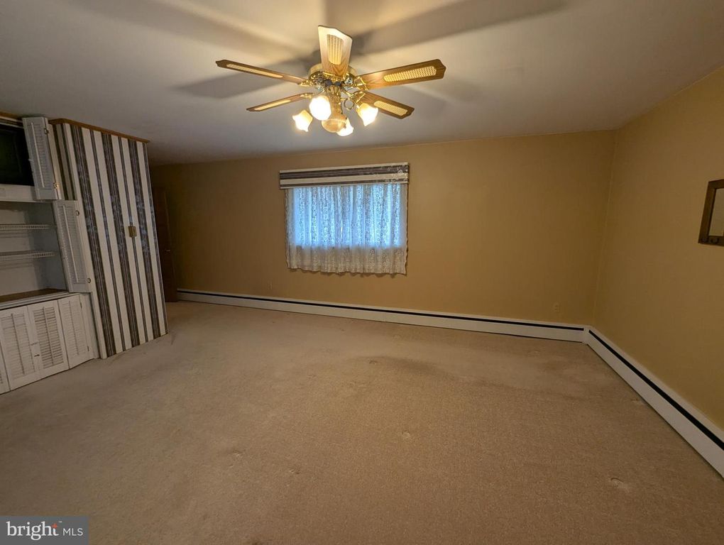 Image 33 of property listing at 203 WEMPE DR, Cumberland, MD 21502