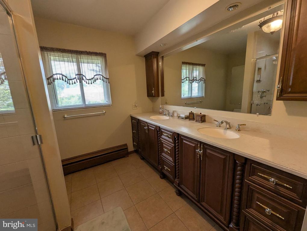 Image 35 of property listing at 203 WEMPE DR, Cumberland, MD 21502