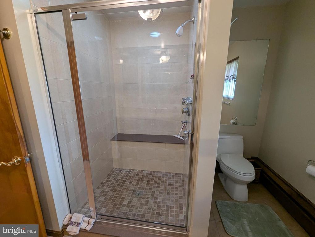 Image 36 of property listing at 203 WEMPE DR, Cumberland, MD 21502