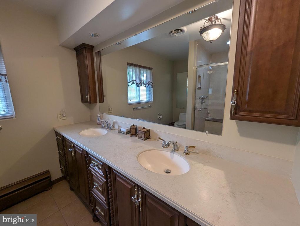 Image 37 of property listing at 203 WEMPE DR, Cumberland, MD 21502