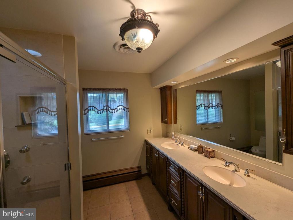 Image 38 of property listing at 203 WEMPE DR, Cumberland, MD 21502