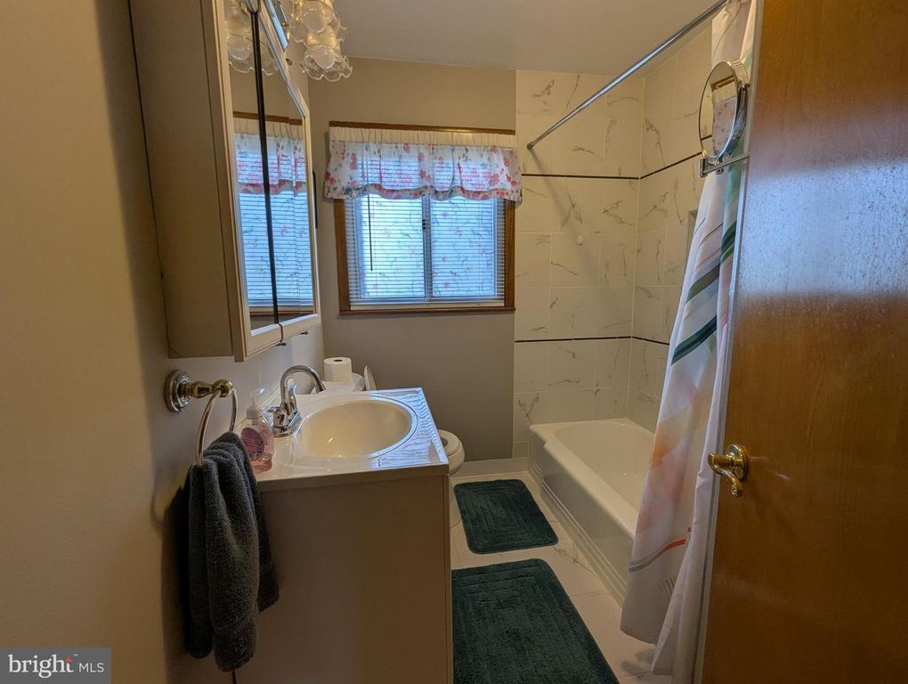 Image 41 of property listing at 203 WEMPE DR, Cumberland, MD 21502
