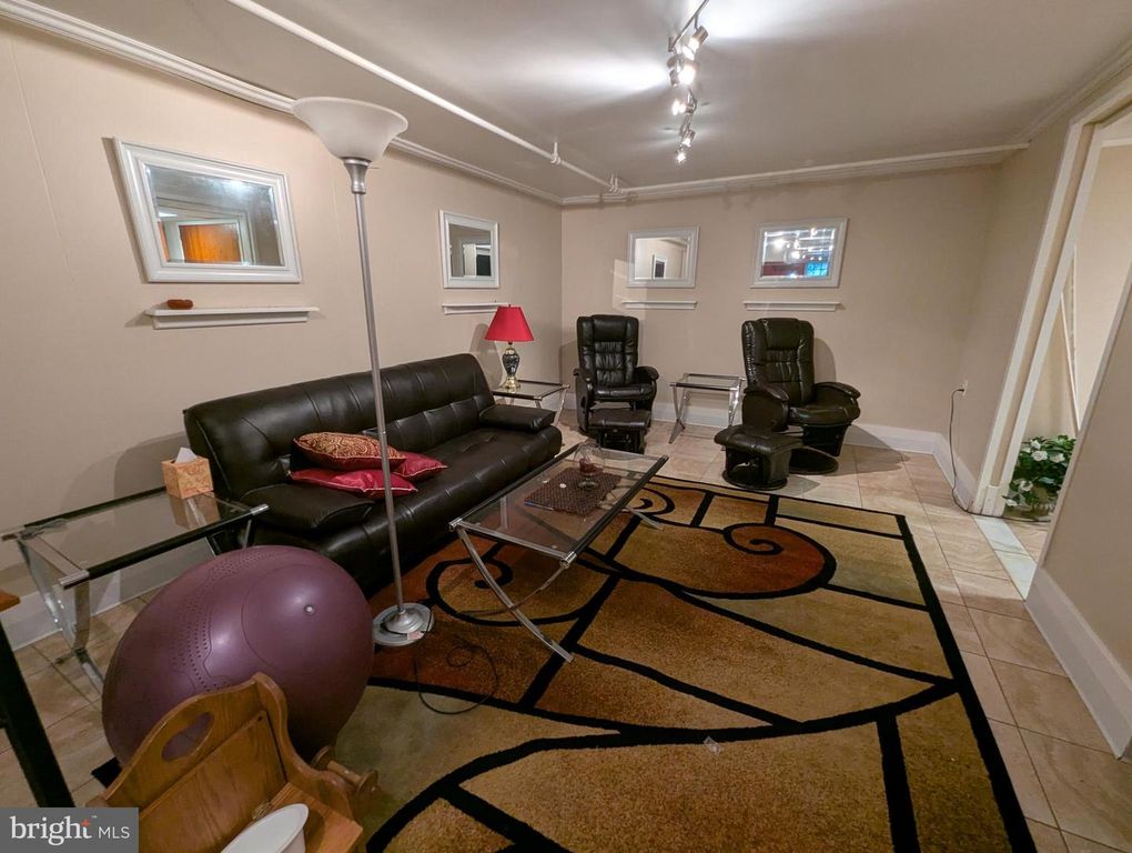 Image 43 of property listing at 203 WEMPE DR, Cumberland, MD 21502