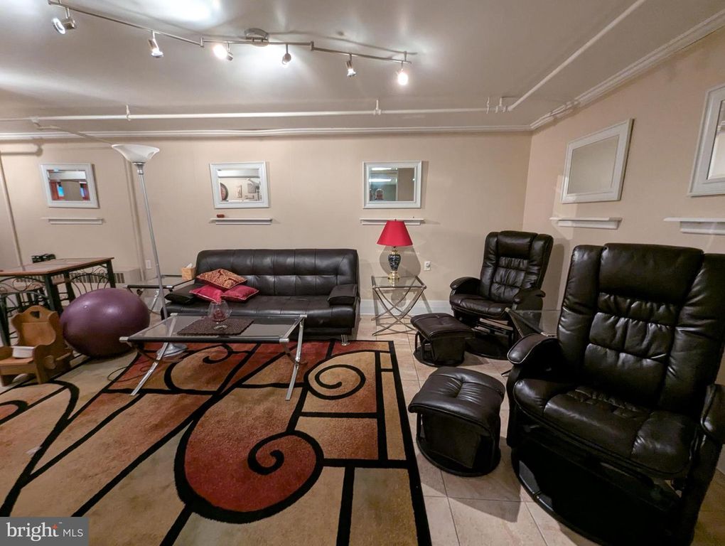 Image 44 of property listing at 203 WEMPE DR, Cumberland, MD 21502