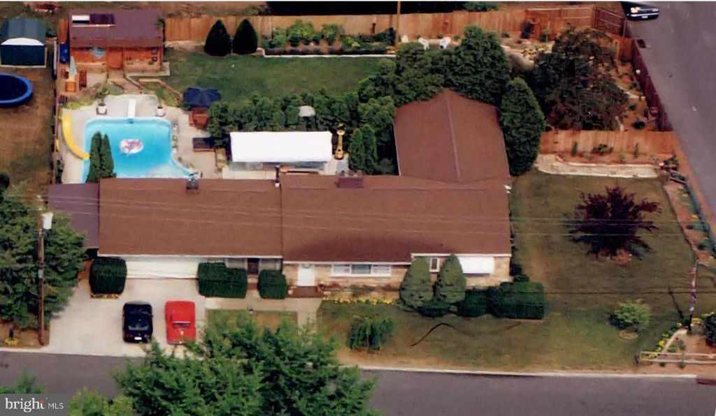 Image 5 of property listing at 203 WEMPE DR, Cumberland, MD 21502