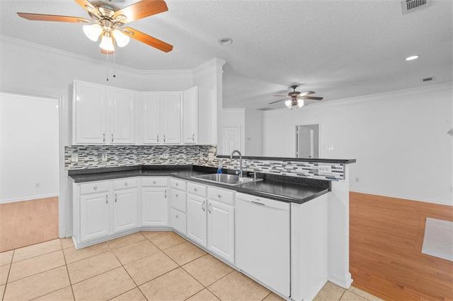 9821 Reflections Dr, Villa Rica, GA 30180