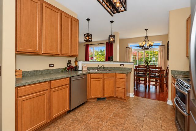 446 Bay Tree Court 446, Vernon Hills, IL 60061