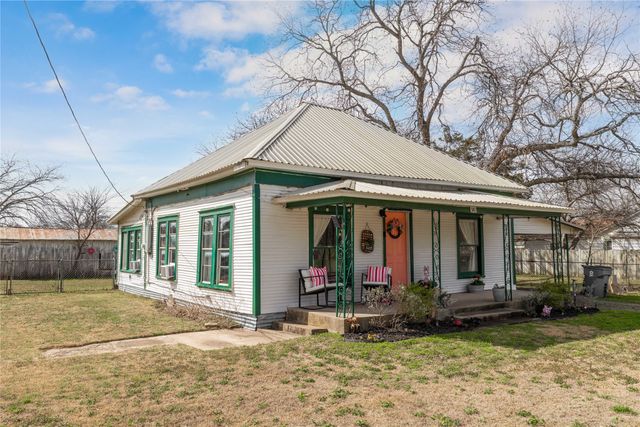 540 NE 1st Street, Cross Plains, TX 76443