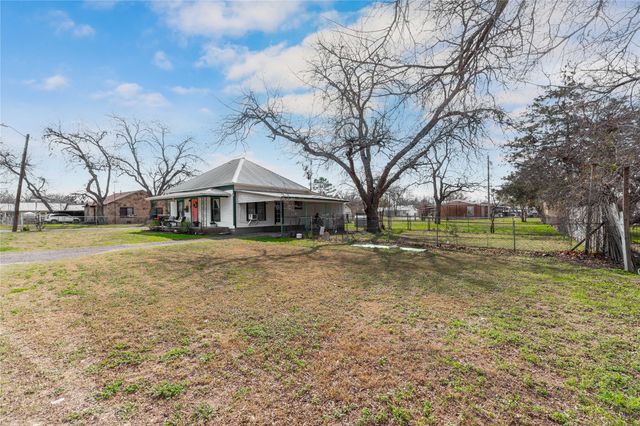 540 NE 1st Street, Cross Plains, TX 76443