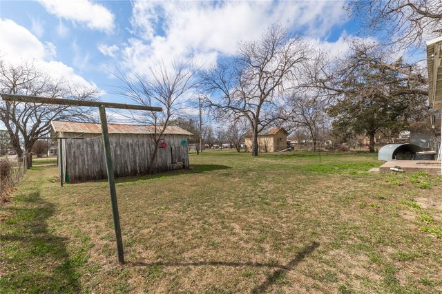540 NE 1st Street, Cross Plains, TX 76443
