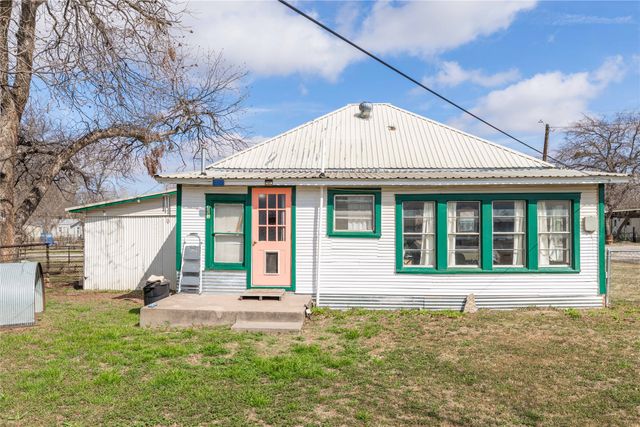 540 NE 1st Street, Cross Plains, TX 76443