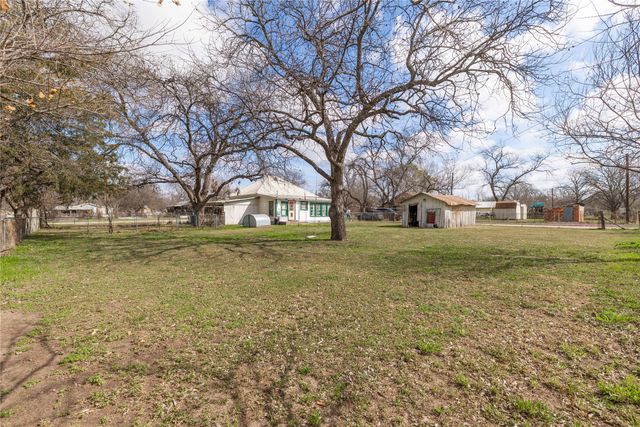 540 NE 1st Street, Cross Plains, TX 76443