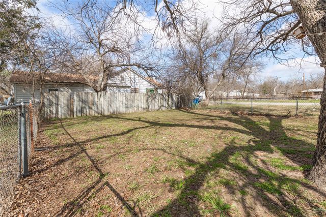 540 NE 1st Street, Cross Plains, TX 76443