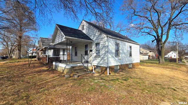 2360 S 9TH Street, Springfield, IL 62703