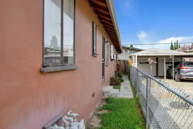 2085 Lynnhaven Drive, San Jose, CA 95128