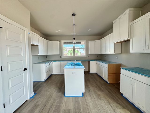 5901 SW Chiefs Avenue, Bentonville, AR 72713