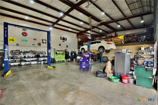 27 Stehle Road, Victoria, TX 77905