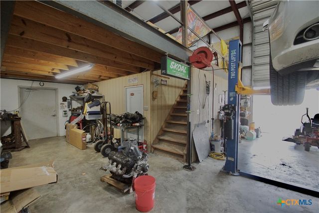 27 Stehle Road, Victoria, TX 77905