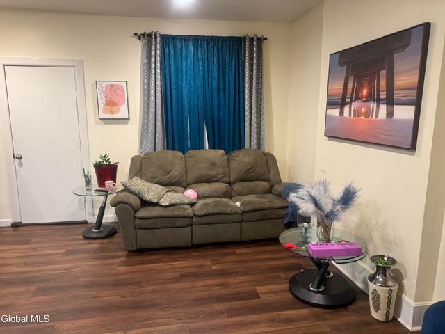 144 Broad Street, Albany, NY 12202