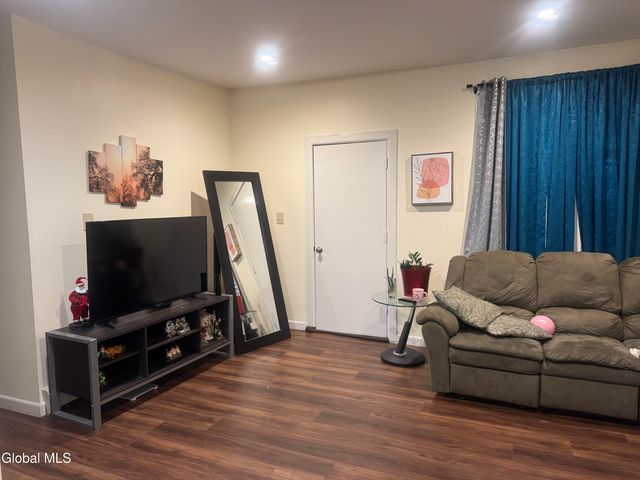 144 Broad Street, Albany, NY 12202