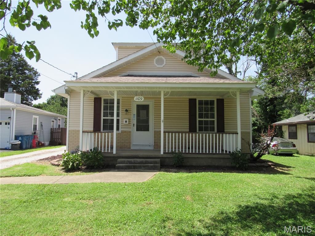 1109 Saint Clair Avenue, Collinsville, IL 62234
