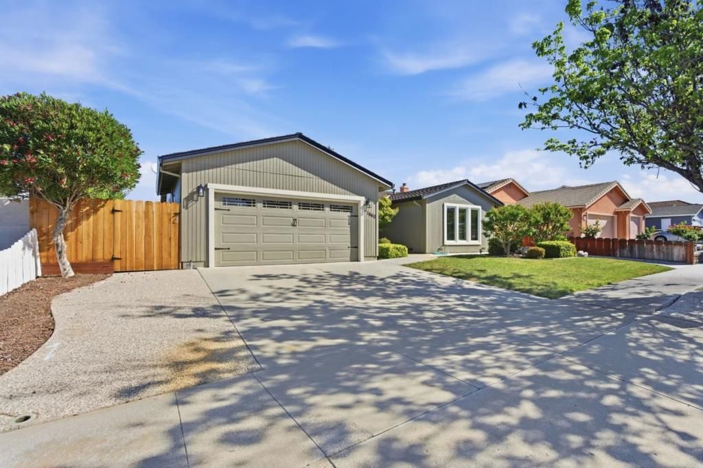 1660 Monte Vista Drive, Hollister, CA 95023