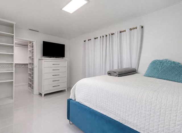 1150 N Douglas Road, Pembroke Pines, FL 33024