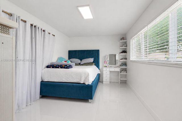 1150 N Douglas Road, Pembroke Pines, FL 33024